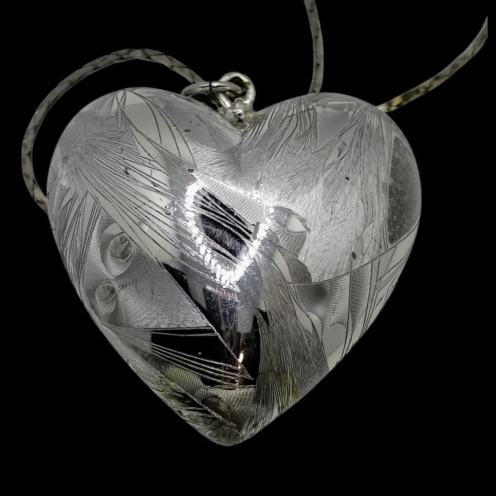 Vintage Heart Pendant Necklace Silver Tone Womens - Picture 5 of 14